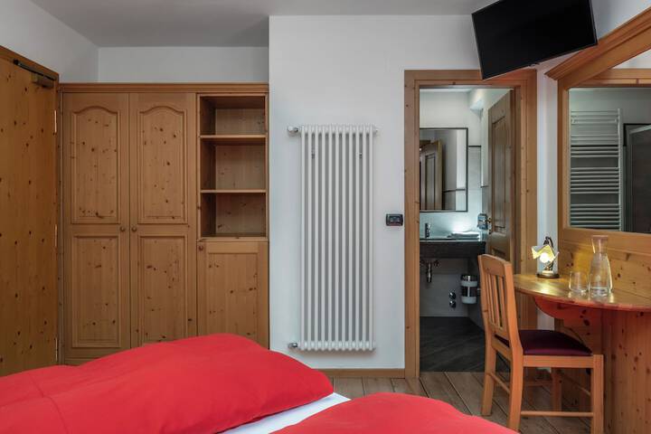 Room 13 of 154