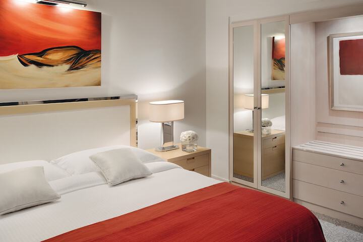 Room 6 of 315