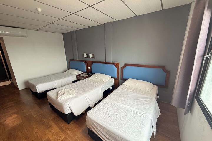 Room 42 of 86