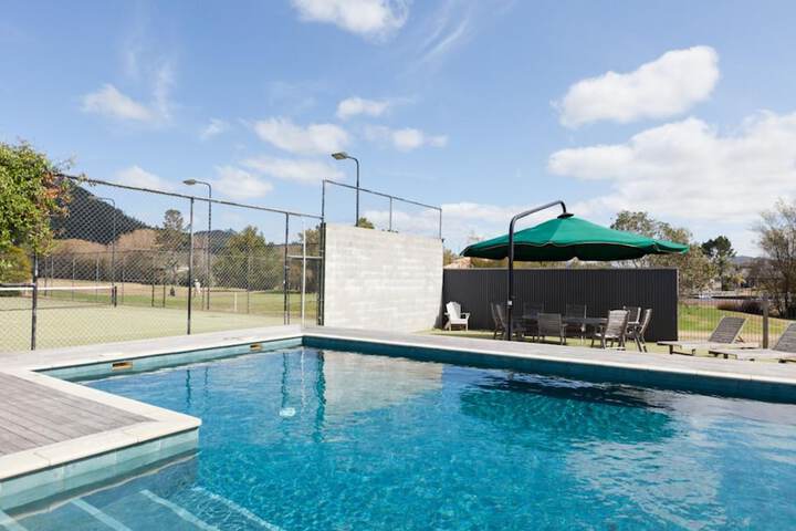 Hotel Pool
