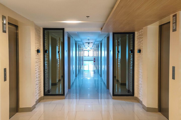 Ballroom/Hall 20 of 25