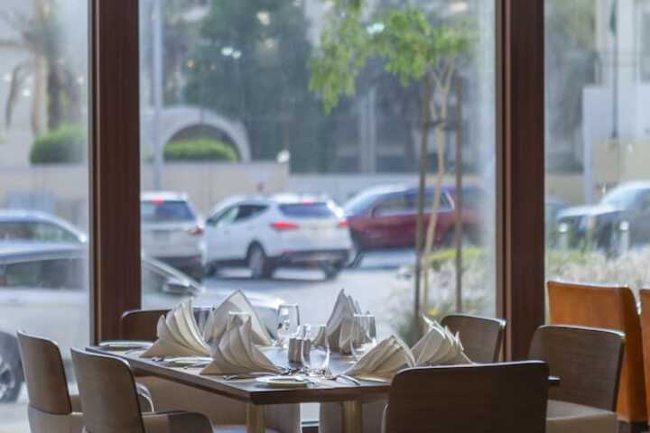 Dining 65 of 82