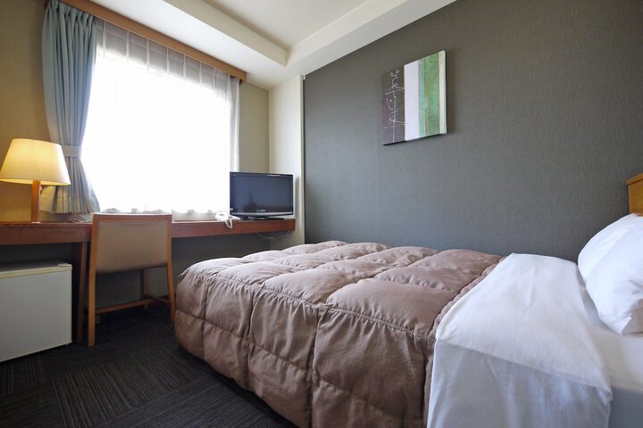 Room 5 of 27