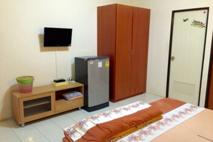 Room 10 of 13