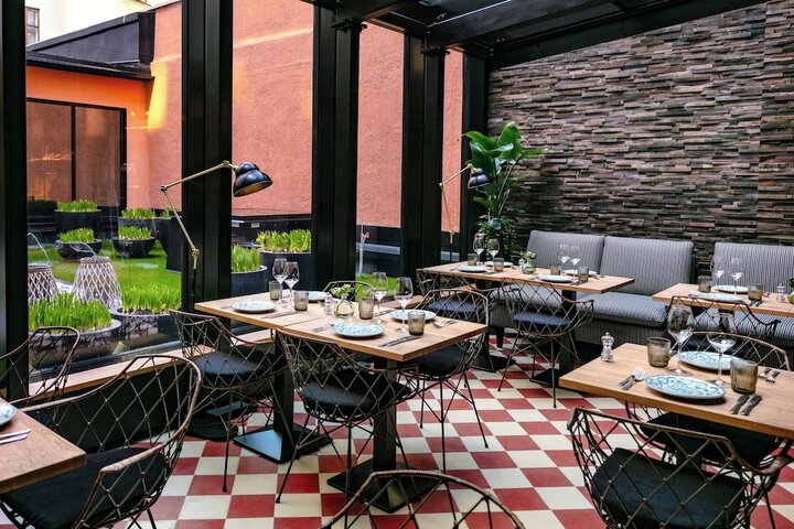 Dining 58 of 72