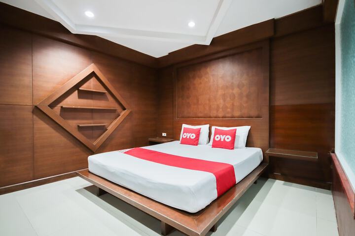 Room 12 of 24