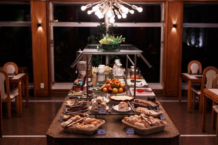 Dining 39 of 46