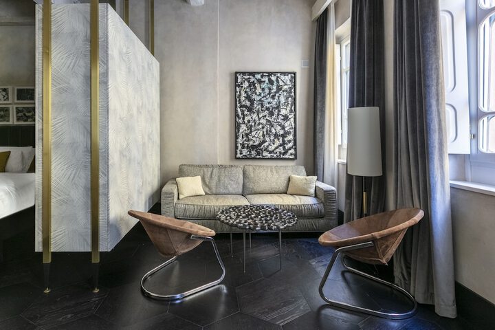Room 9 of 17