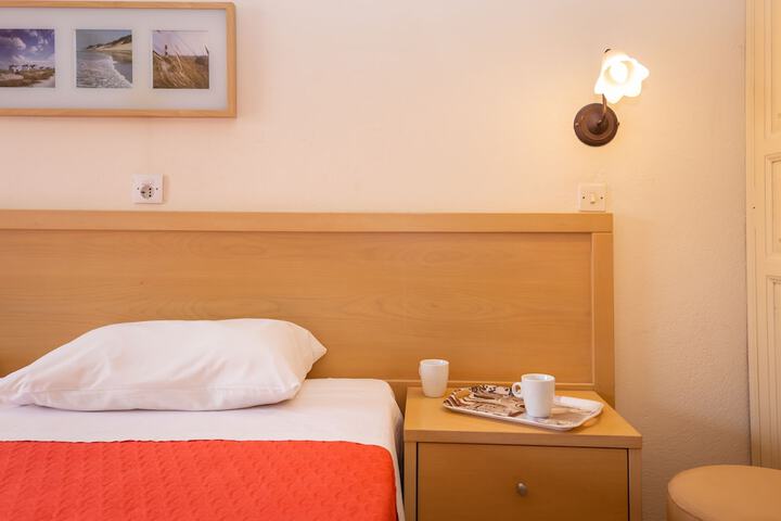 Room 5 of 71