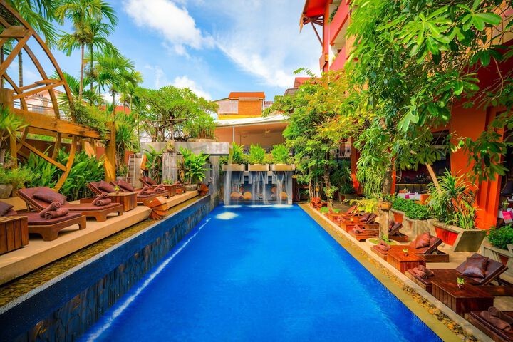 Pool 65 of 157