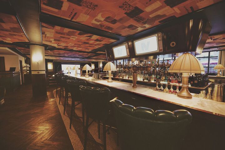 Lounge 50 of 63