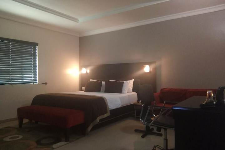 Room 9 of 29