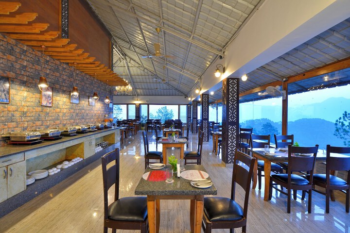 Dining 44 of 57