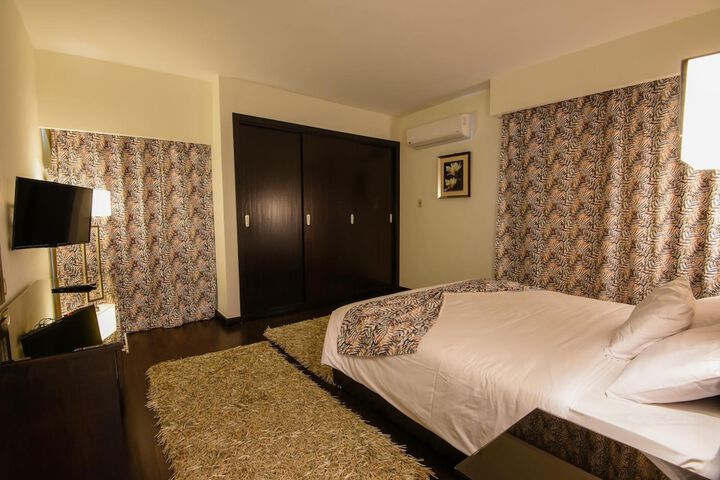Room 10 of 63
