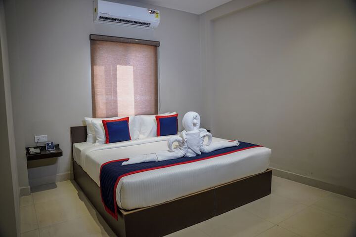 Room 4 of 5