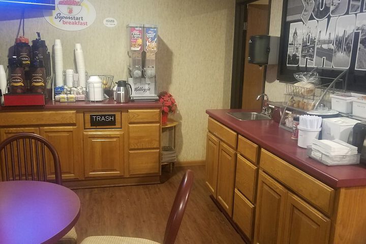 Breakfast/Coffee Service 28 of 31