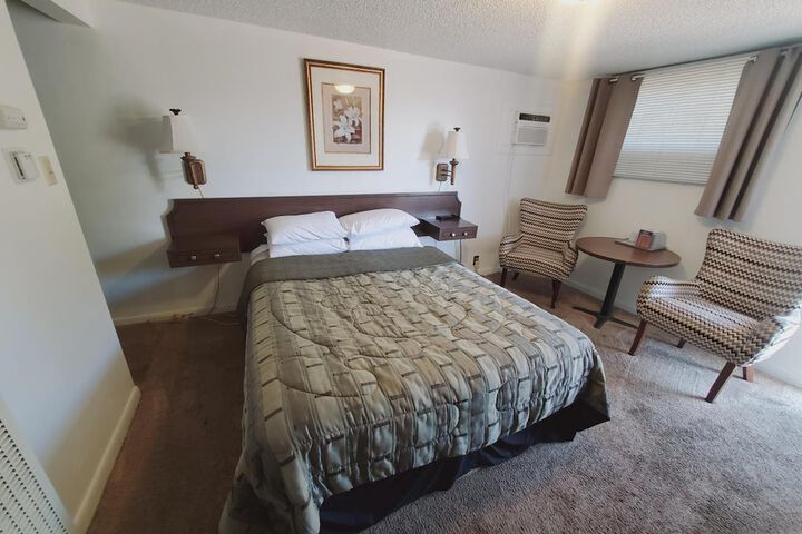 Room 9 of 19