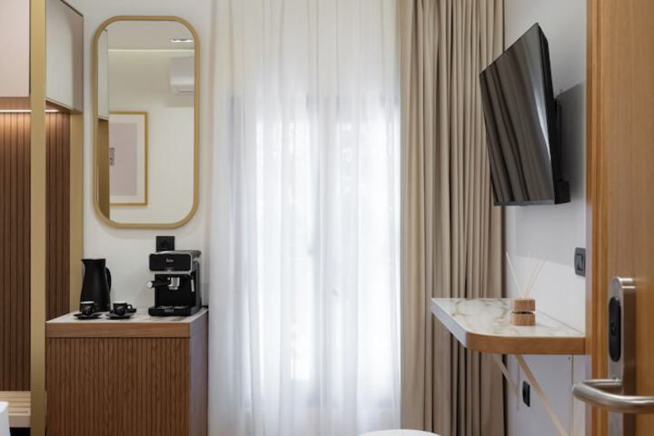 Room 18 of 60