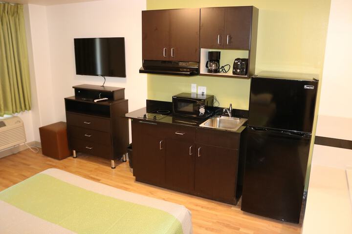 1 King Bed Kitchen (2 of 13)