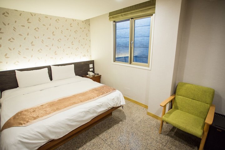 Room 12 of 139