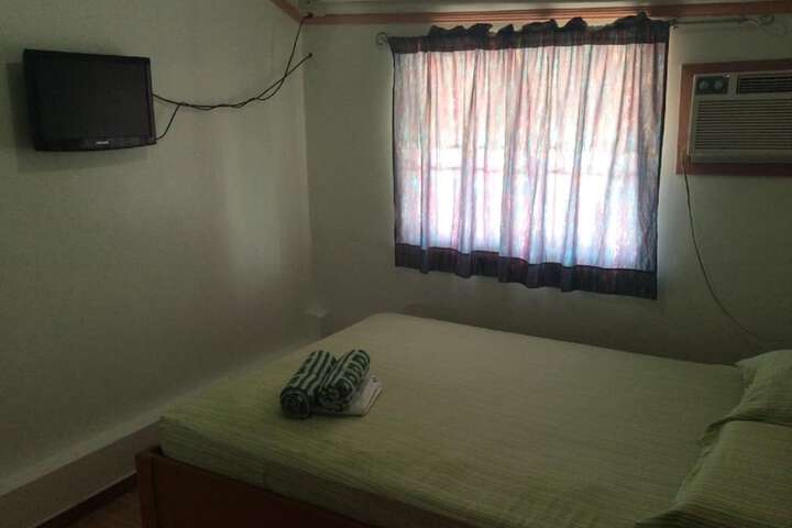 Room 13 of 28