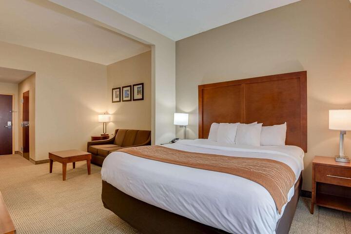 1 King Bed (21 of 35)
