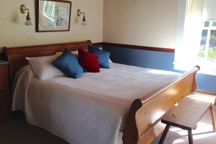 Room 12 of 162