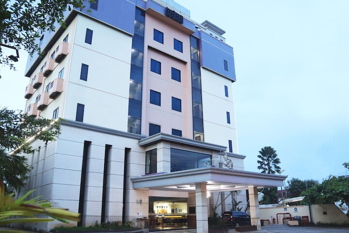 Exterior of Grand Victoria Hotel