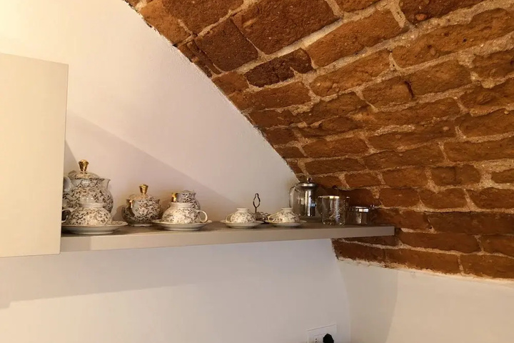 Room 2 of 23
