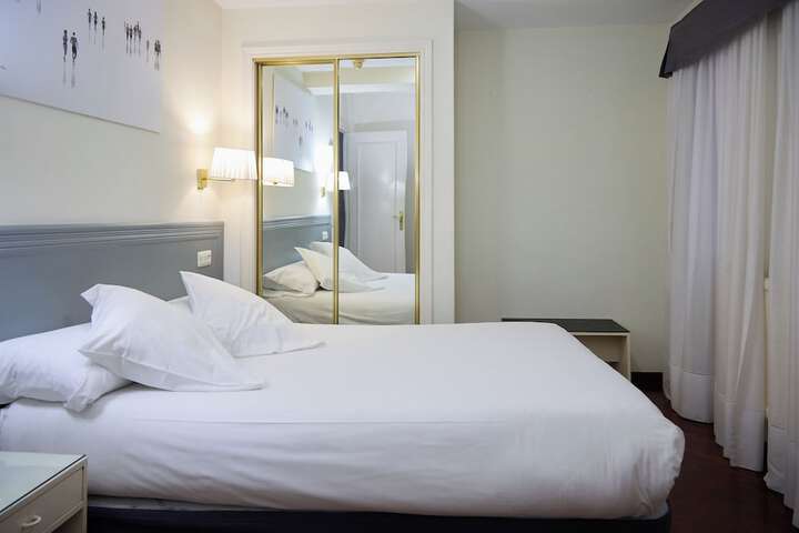 Room 49 of 74
