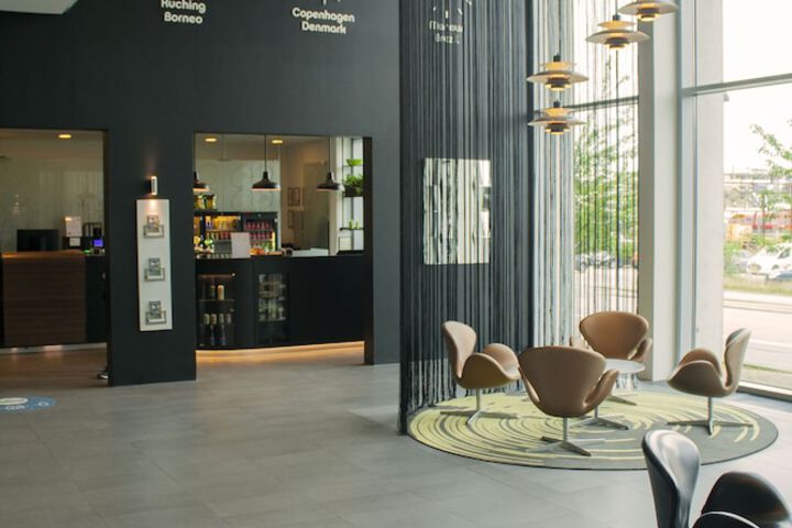 Guest Lobby