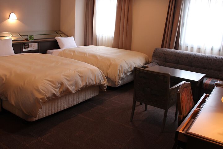 Room 11 of 31