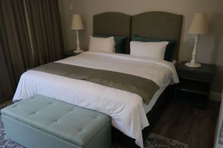 Room 11 of 28