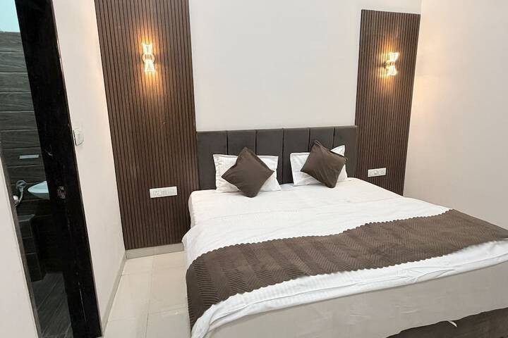 Room 18 of 36