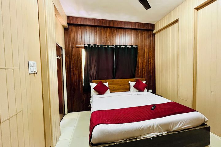 Room 11 of 27