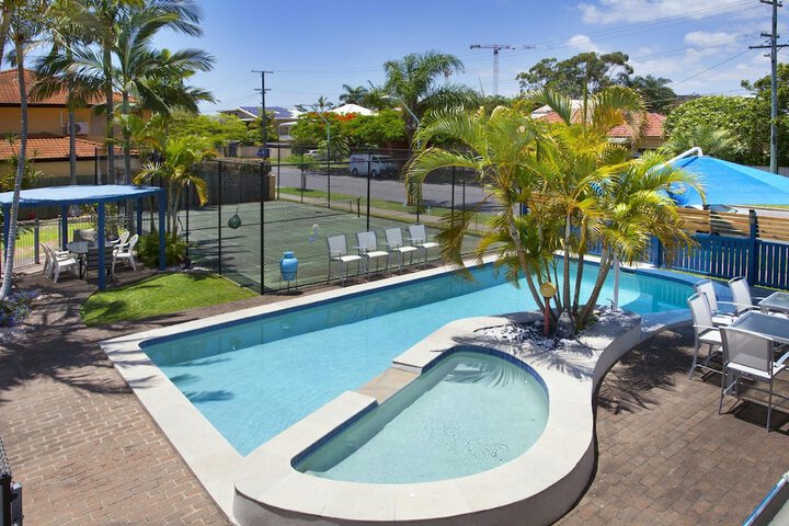 Pool 9 of 13