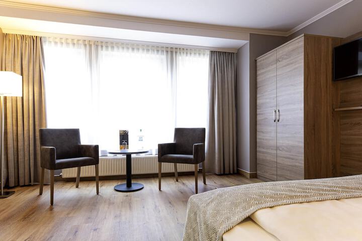 Room 51 of 108