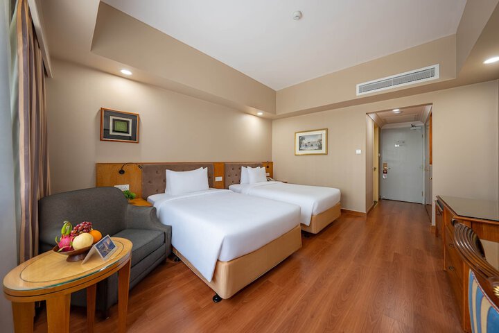 Room 14 of 83
