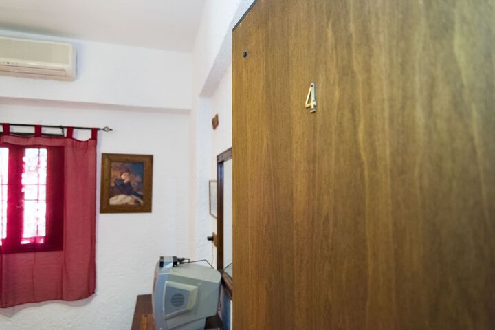 Room 45 of 69