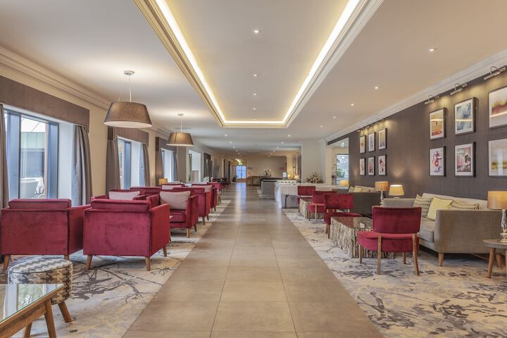 Ballroom/Hall 61 of 79