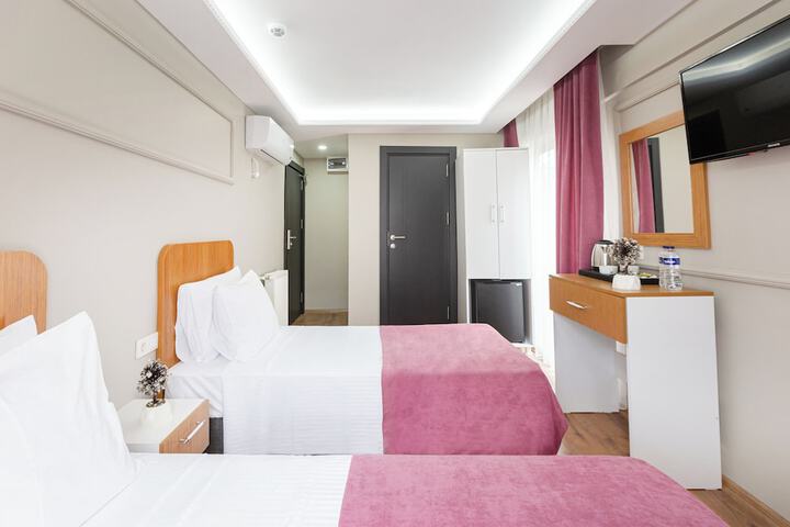 Room 6 of 40