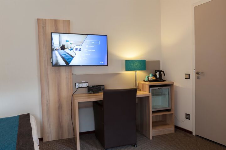 In-room business center