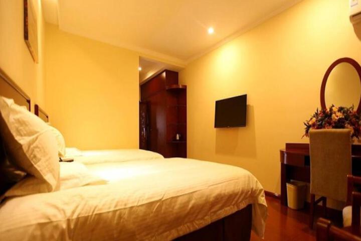 GreenTree Inn Inner Mongolia WuLanChaBu Jining District Futaiyuyuan Express Hotel