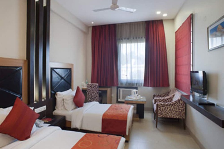 Room 9 of 27