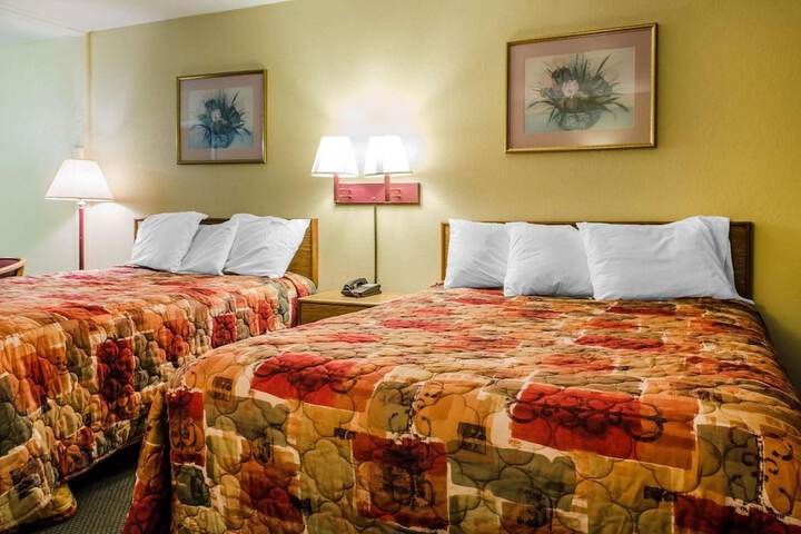 2 Queen Beds (9 of 14)