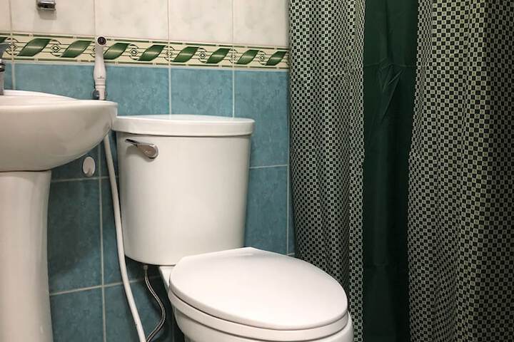 Room 5 of 16