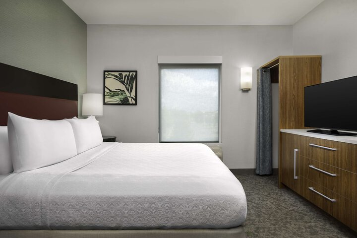 1 Queen Hearing Accessible Studio Suite (6 of 9)