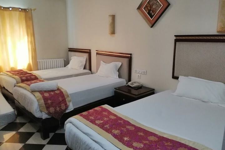 Room 6 of 18