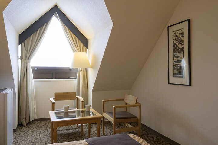 Room 14 of 51