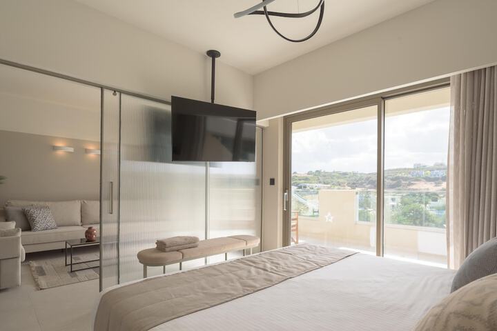 Room 42 of 190
